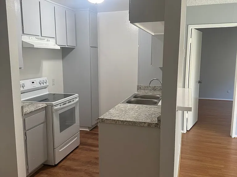 400 S. Kingsley Drive — Photo 34