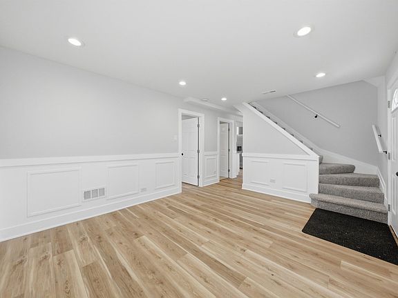 4th image of 15480 Millard Ave
