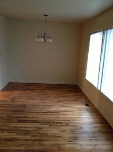 Alt view living room