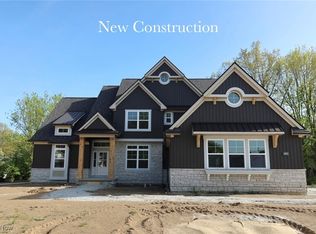 4392 Palomar Ln, Westlake, OH 44145