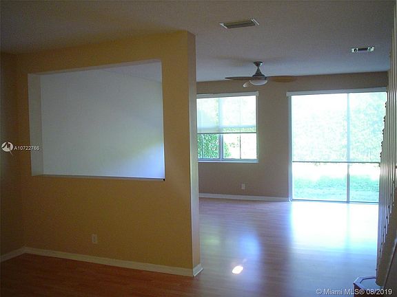 5th image of 4390 Foxtail Ln