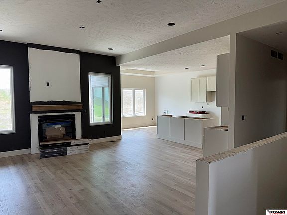 3rd image of 3043 Bertram St