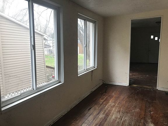 5th image of 517 S 25th St