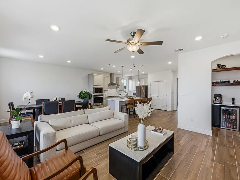 6700 Cliff Rose Dr — Photo 4