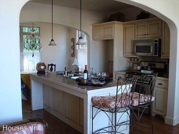 4th image of 14 N Olive Ave
