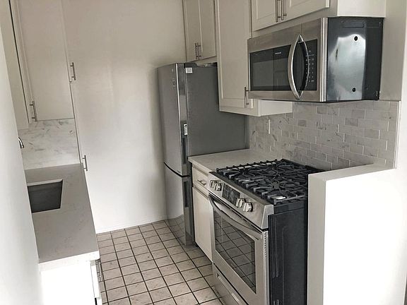 4th image of 1453 12th St APT 6