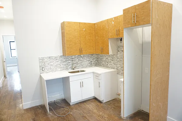 Rented by Lofts and Flats LLC | media 18