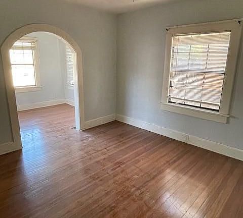 5th image of 1207 Cincinnati Ave