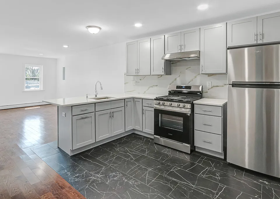 370 Broadway Ave #3