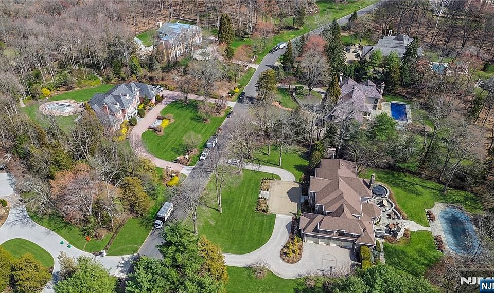 1st image of 2 Alford Dr