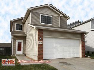 7401 N 17th Ct, Lincoln, NE 68521