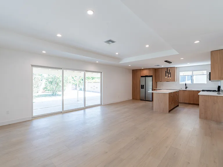 6644 Platt Ave — Photo 5