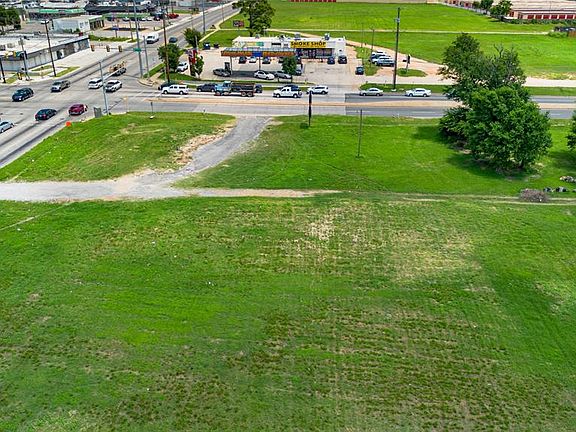4th image of 1001 N Macarthur Blvd