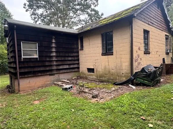 5526 Old Rural Hall Rd, Winston Salem, NC 27105