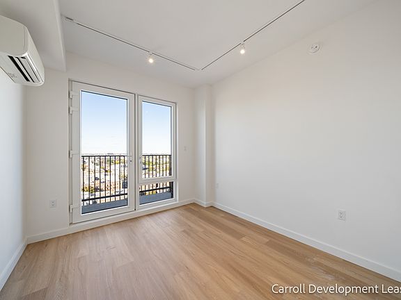2nd image of 931 Carroll St #1236