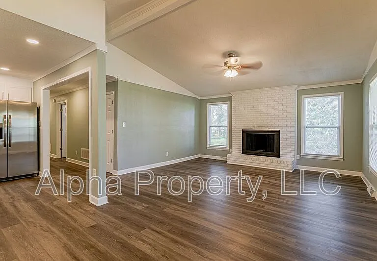 206 E Arlington Ave — Photo 3