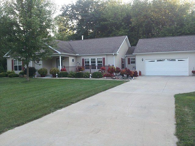 1st image of 24 Timberlane Dr