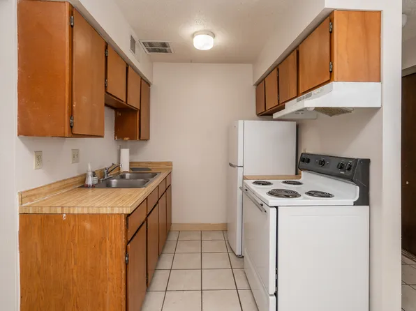 413 W 14th St, Lawrence, KS