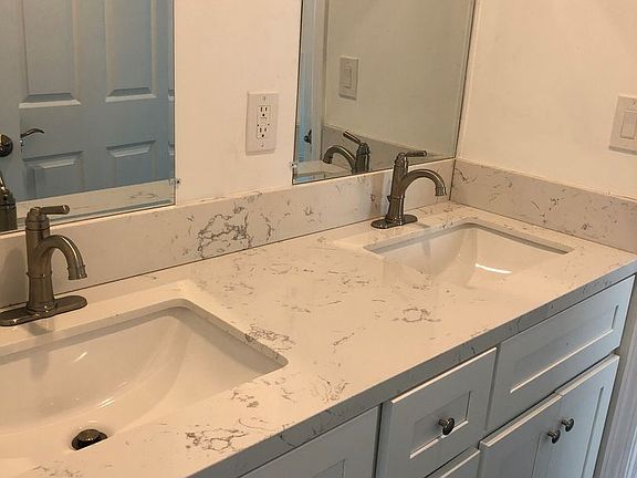 4th image of 1409 W 35th St #8486605