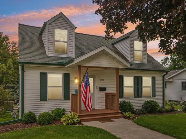 228 North Pleasant AVENUE, Jefferson, WI 53549