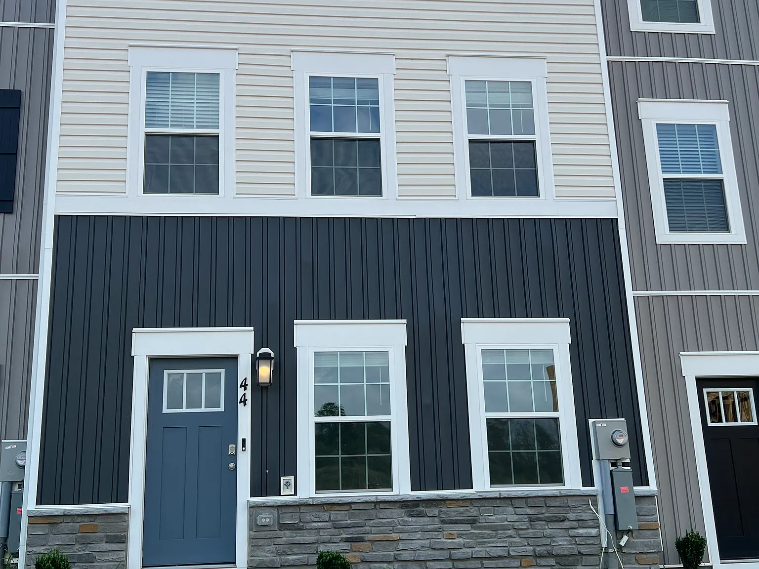 4 bed, 1905 sqft, $2,150 — Photo 1