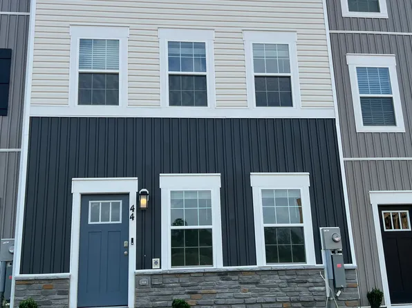 44 Aloma St, Charles Town, WV