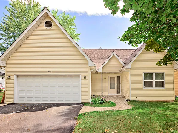 1613 Pinetree Dr, Gurnee, IL 60031
