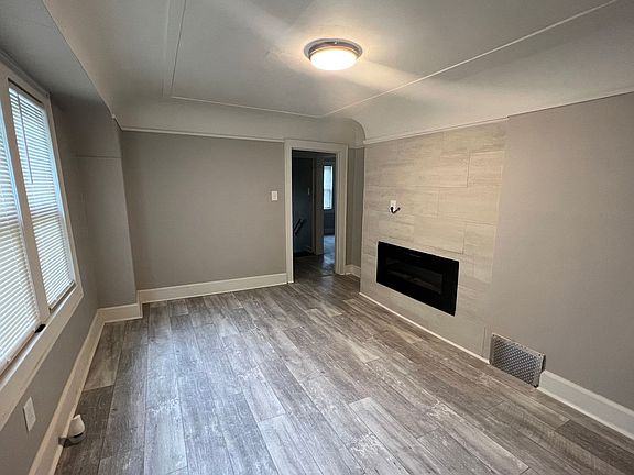 4th image of 2484 W Chambers St #31351C11D
