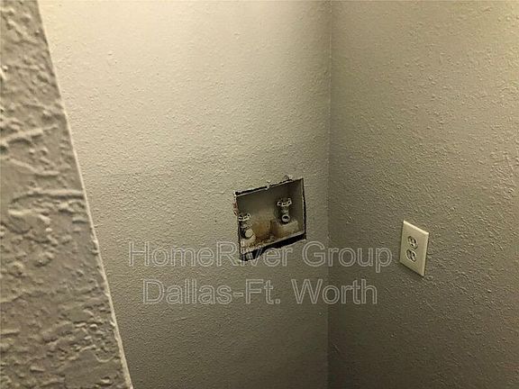 5th image of 4502 Gaston Ave APT 121