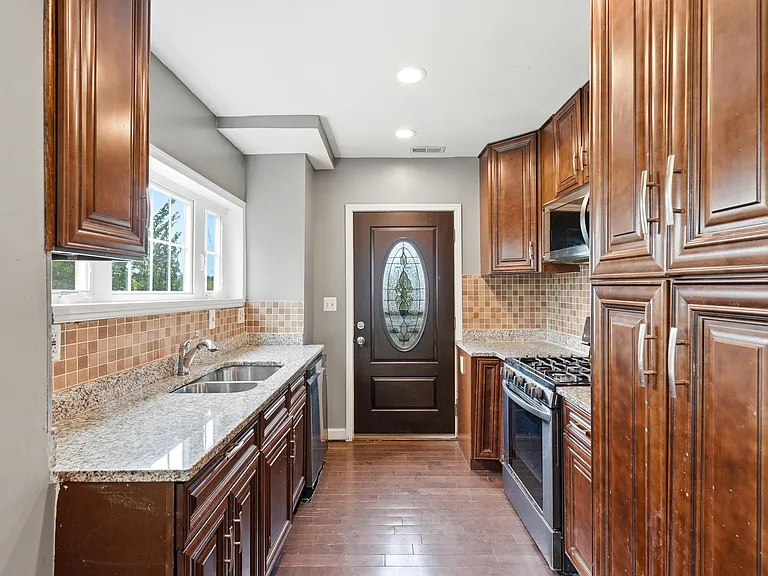 5818 Field Pl NE — Photo 14