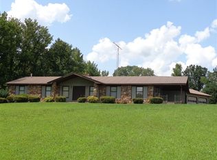 1145 Jackson Dr, Paris, TN 38242