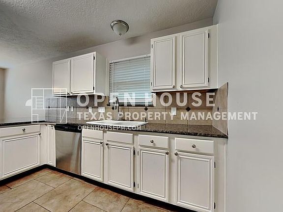 5th image of 22623 Red Pine Dr