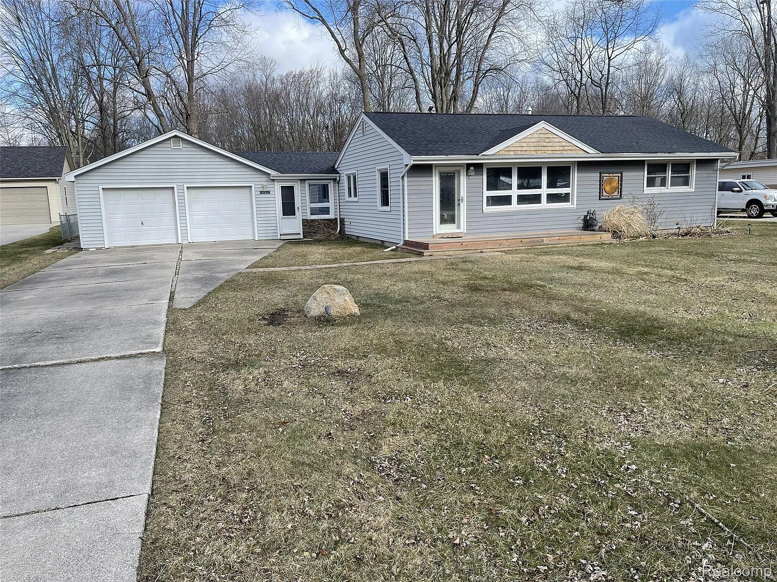 3378 Clyde Dr photo 1