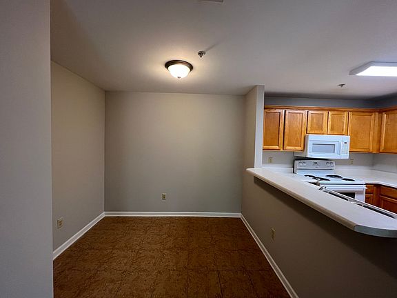 5th image of 1411 Rocky Ln APT 7