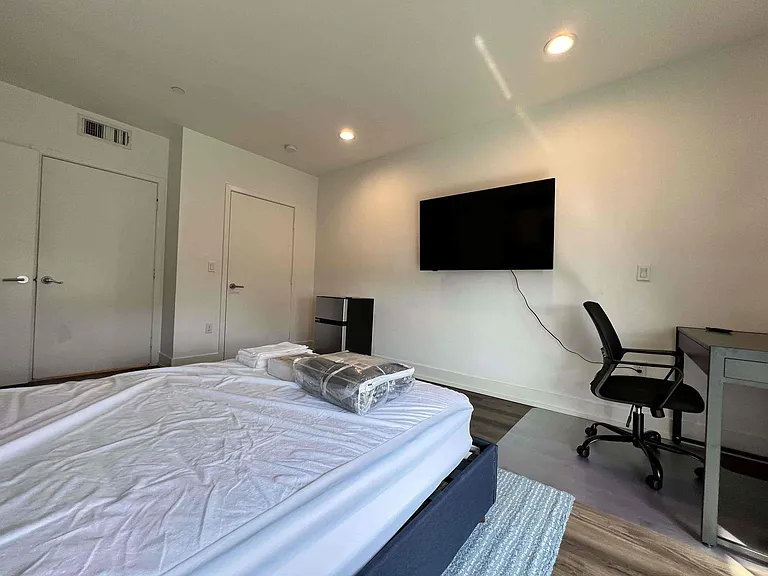 812 N Hudson Ave — Photo 10