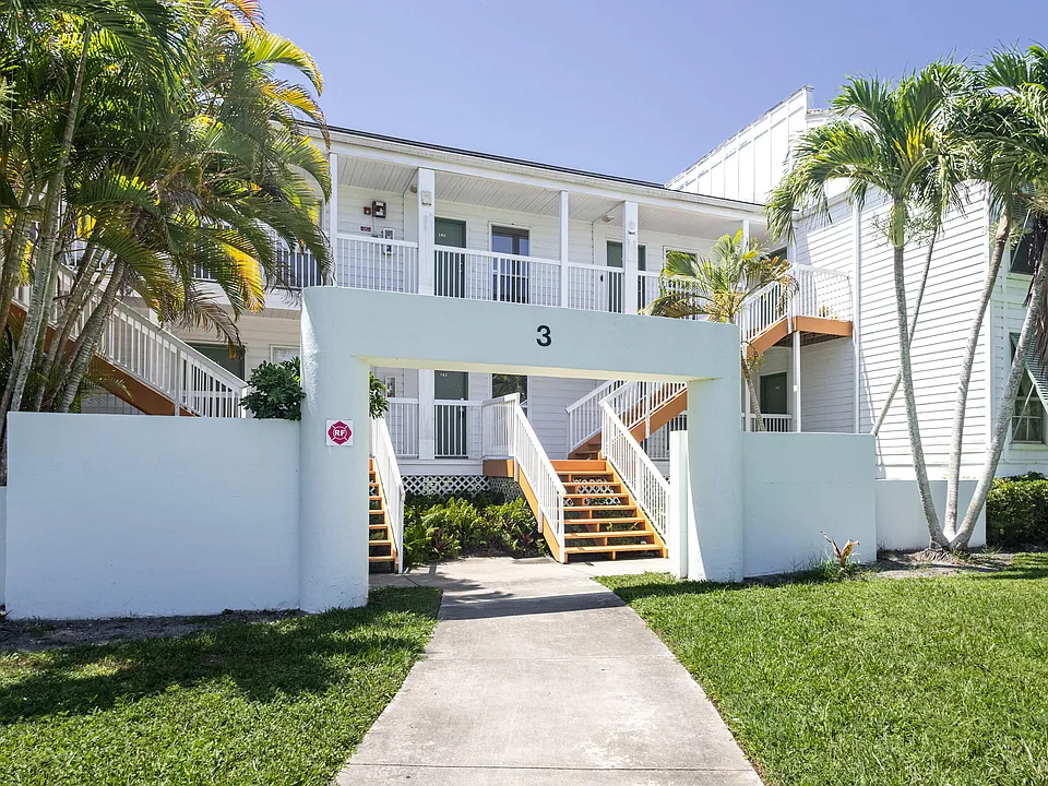184 Cypress Point Dr #184