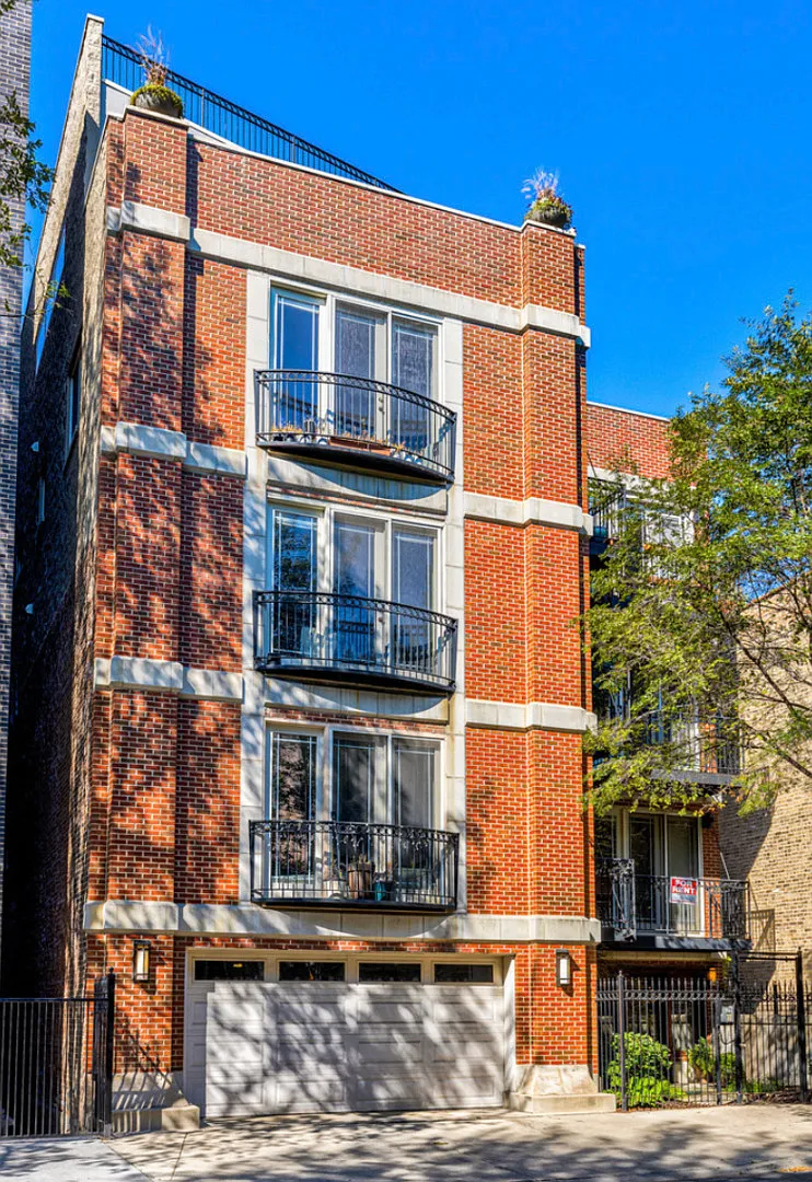 2 bed, 1200 sqft, $4,200 — Photo 1