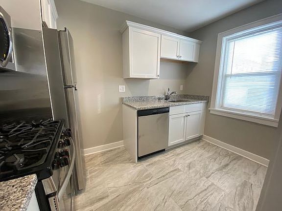 3rd image of 1717 E Beverly Rd #3