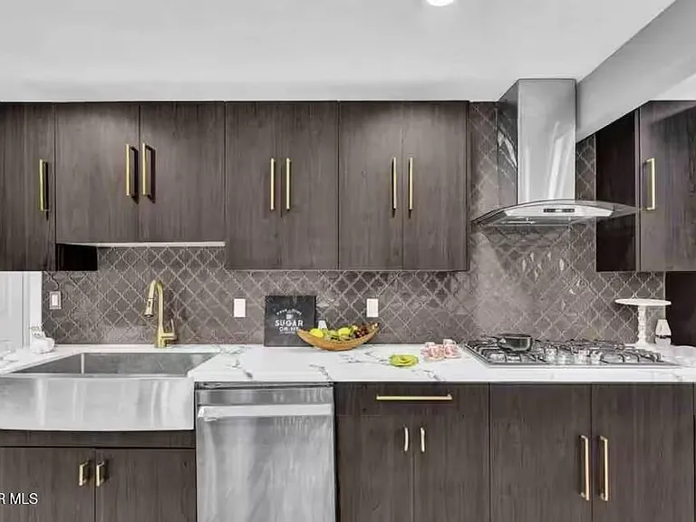 9100 Parkland Dr — Photo 16
