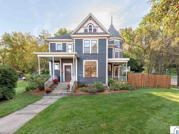 703 N 6th St, Mankato, MN 56001