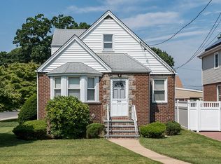 264 Grange St, Franklin Square, NY 11010