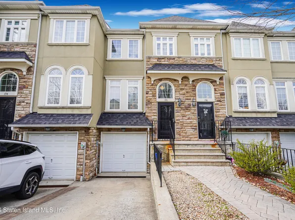196 Presentation Cir, Staten Island, NY 10312