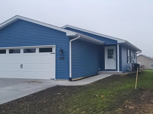 416 E 1st St, Wilton, IA 52778