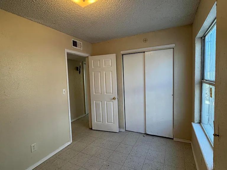 943 Montera Rd — Photo 14