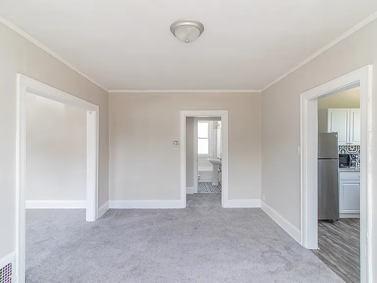 926 Mount Hope Ave — Photo 9