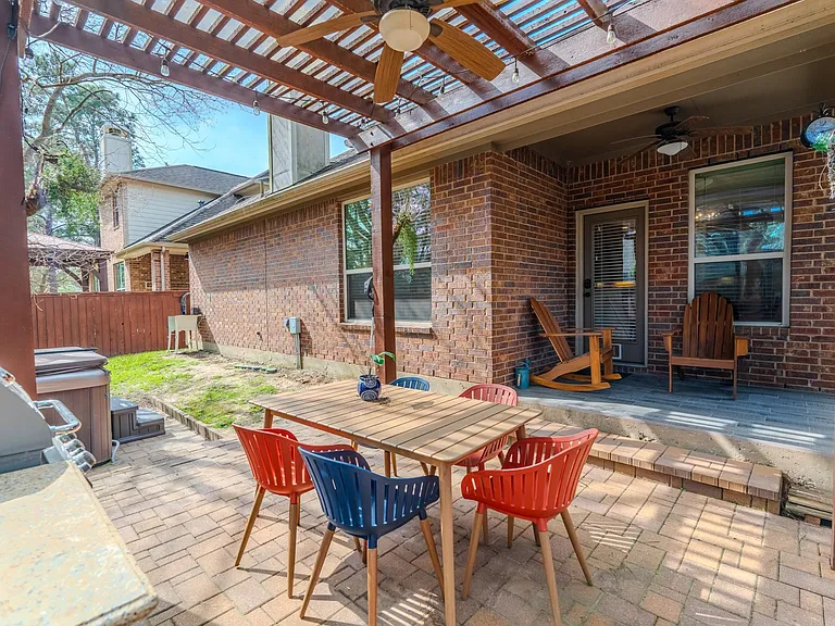 14 Arrowfeather Pl — Photo 39