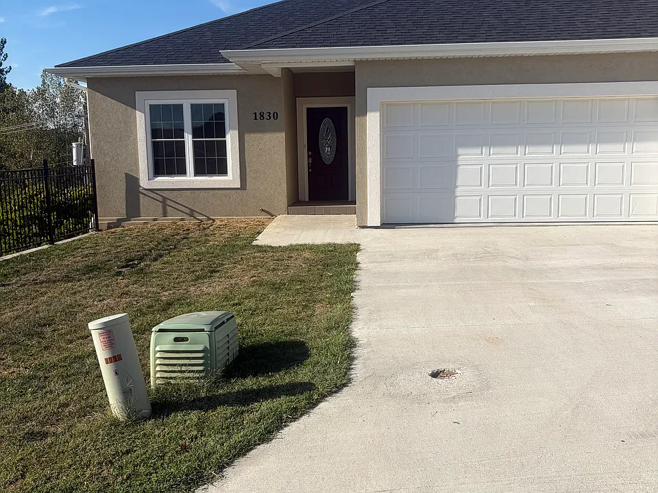 1830 Pinnacle Point