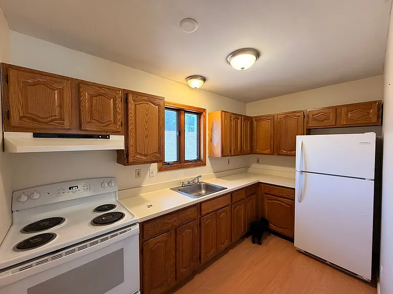 547 Naugatuck Ave — Photo 3