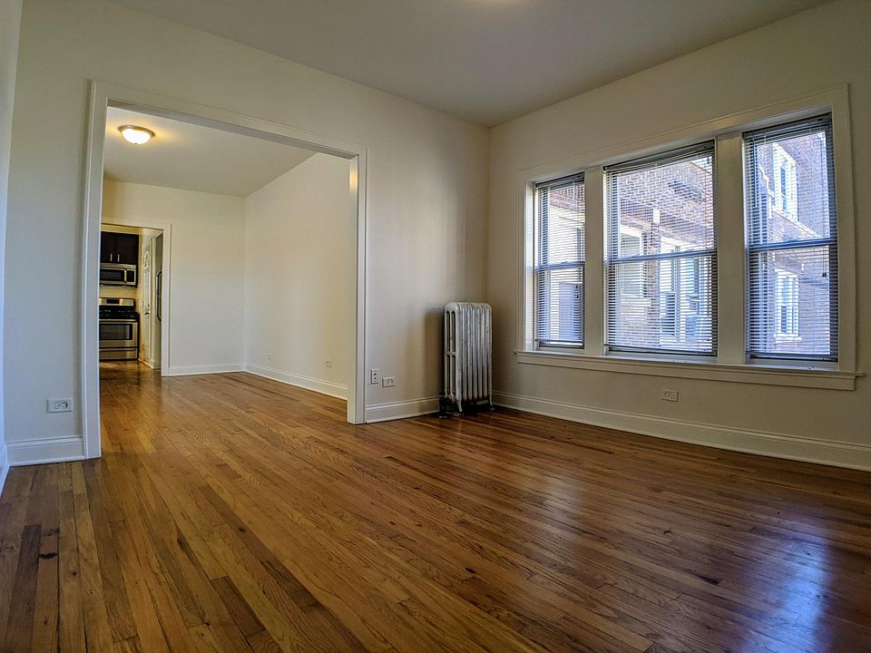 1st image of 2949 W Fullerton Ave #1W