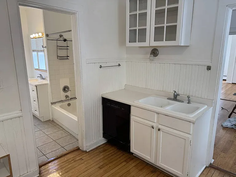 1034 E Johnson St #1 — Photo 14